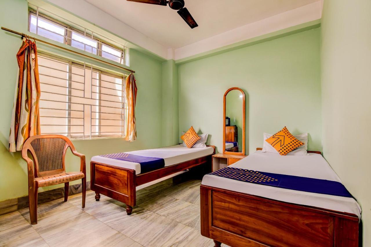 โอโย 63528 โฮเต็ล โลตัส 1 Hotel Khanapara ห้อง รูปภาพ